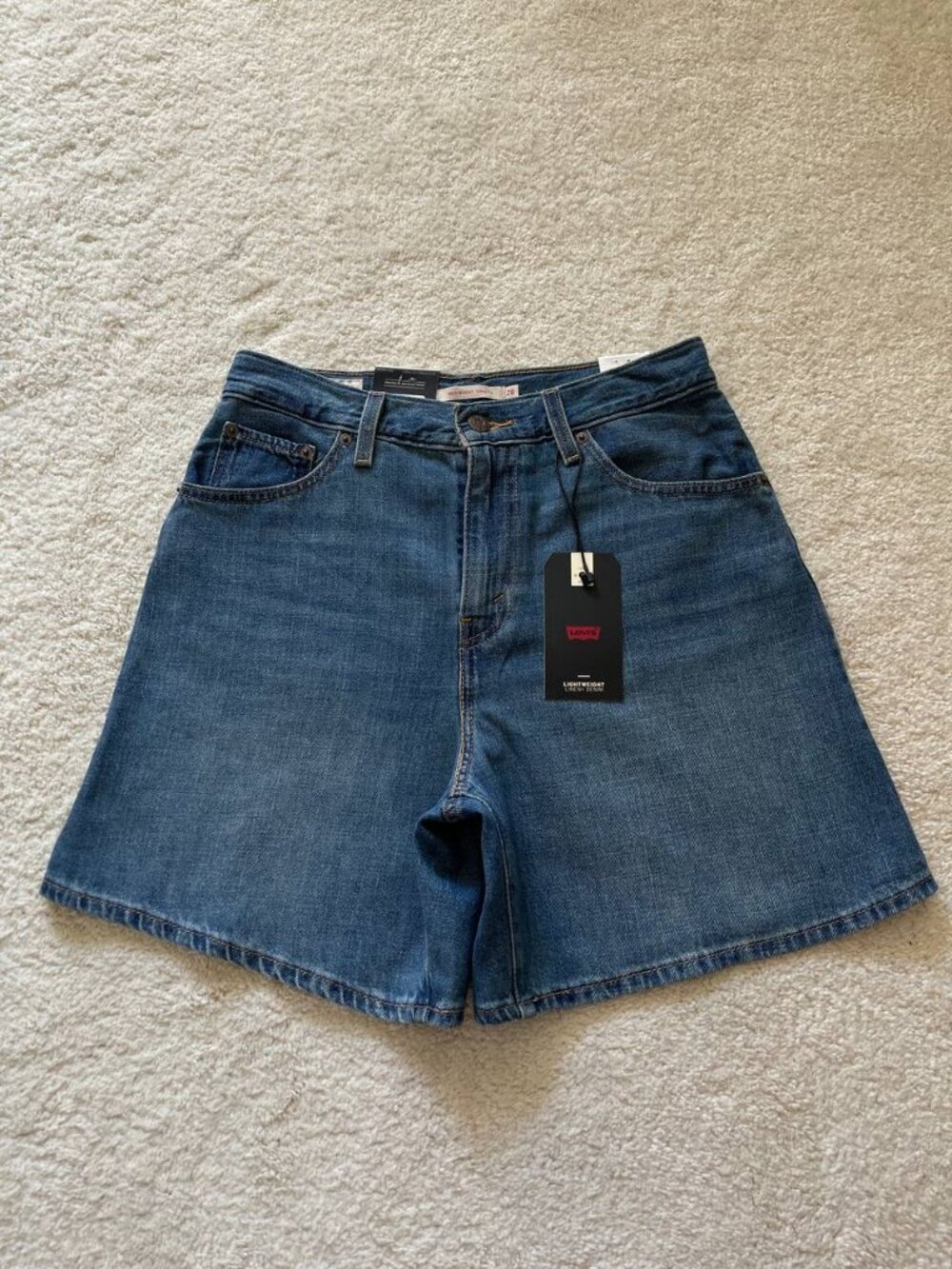 NWT Levi's High Rise Baggy Lightweight Shorts Size 28